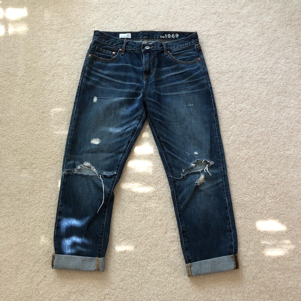 GAP 1969 27R “SEXY BOYFRIEND” RIPPED JEANS